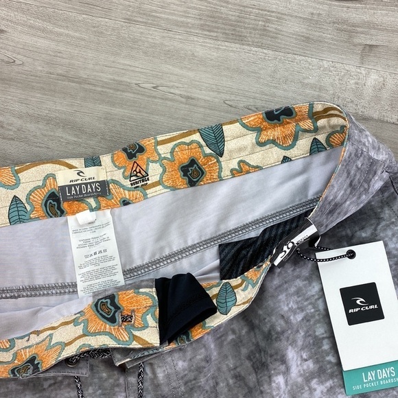 RIP CURL- Heritage sun drenched lay BOARD SHORTS - Picture 9 of 13
